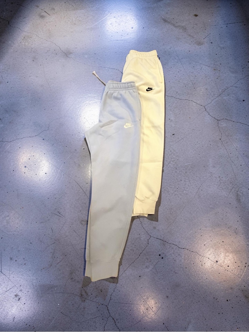 Nike Kids Sweatpants in White & Light Gray - Twin Pack Joggers